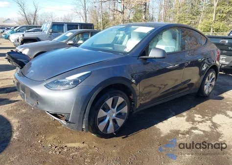 2023 Tesla Model Y Awd/Long Range Dual Motor All-Wheel Drive z USA, uszkodzony, nr VIN 7SAYGDEE7PF883698